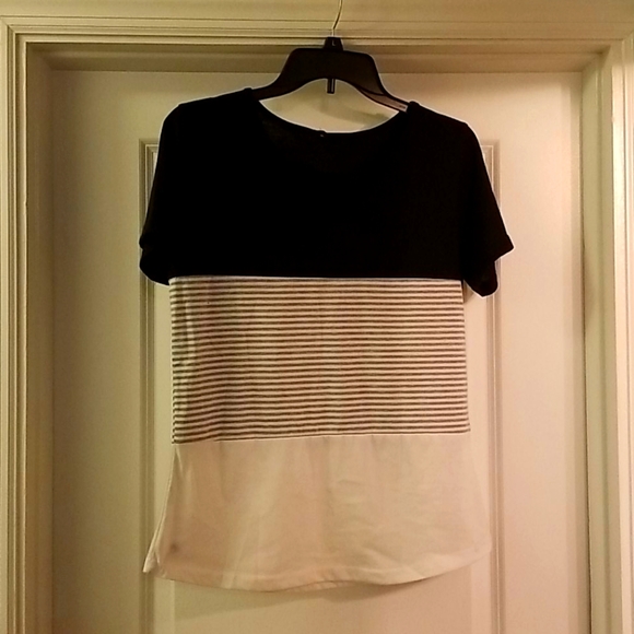 Tops - Color block T-shirt
